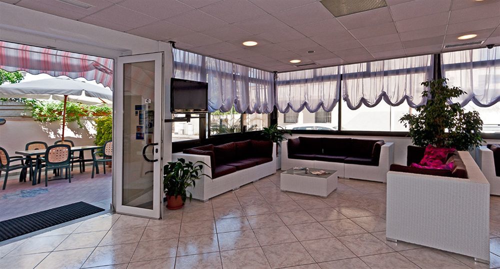 Hotel Prestige Lido di Camaiore Exteriör bild